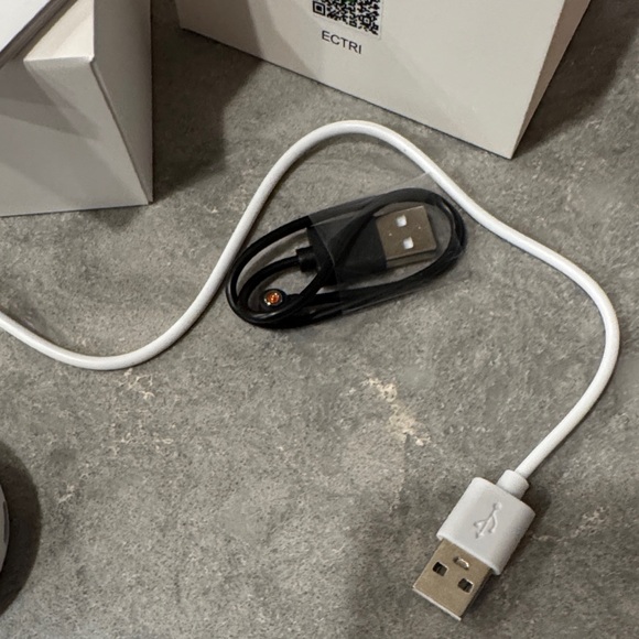 Smart Ring with Charging Dock - Picture 5 of 7